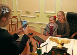 Dozens of children from both banks of the Dniester visited the President's residence in Chisinau and Condrita