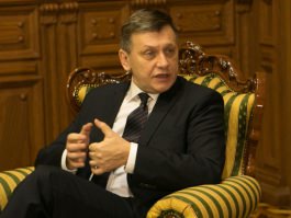 Președintele Nicolae Timofti a avut o întrevedere cu Crin Antonescu, președintele Senatului României