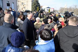 Глава государства передал две единицы спецтехники властям города Комрата и села Конгаз 