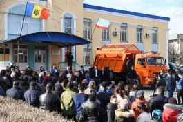 Глава государства передал две единицы спецтехники властям города Комрата и села Конгаз 