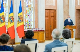 Președintele Republicii Moldova a înmânat distincții de stat unui grup de medici 