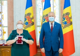 Președintele Republicii Moldova a înmânat distincții de stat unui grup de lucrători medicali