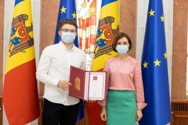 Președinta Maia Sandu le-a înmânat diplome de onoare elevilor olimpici