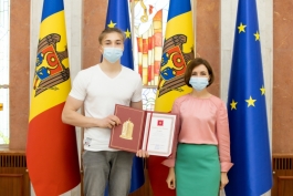 Președinta Maia Sandu le-a înmânat diplome de onoare elevilor olimpici