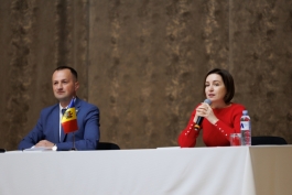 Șefa statului a vizitat orașele Călărași și Ungheni: „Localitate cu localitate, om cu om, vom dezvolta împreună toată Moldova!”