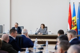 Глава государства встретилась с местными избранниками района Кэушень