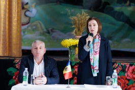 Președinta Maia Sandu a discutat cu locuitorii satului Taraclia, din Căușeni