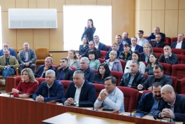 Președinta Maia Sandu a vorbit cu primarii din raioanele Cimișlia și Basarabeasca despre dezvoltarea localităților și modernizarea drumurilor 