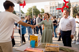 Глава государства посетила города Унгень и  Ниспорень