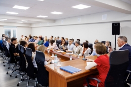 Президент Майя Санду встретилась с жителями села Кетросу и представителями органов местной власти района Дрокия