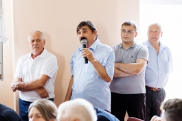 Președinta Maia Sandu a discutat cu oamenii din satul Chetrosu și cu autoritățile locale din raionul Drochia