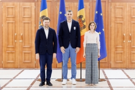 Șefa statului le-a urat succes sportivilor moldoveni la Jocurile Olimpice și le-a înmânat drapelul