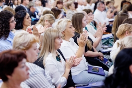 Глава государства на Национальном форуме учителей: «Я призвала всех учителей помочь нам сохранить мир и построить общество победителей»