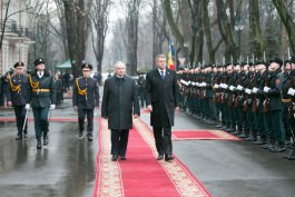 Moldovan president meets Romanian counterpart