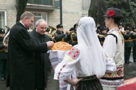 Moldovan president meets Romanian counterpart